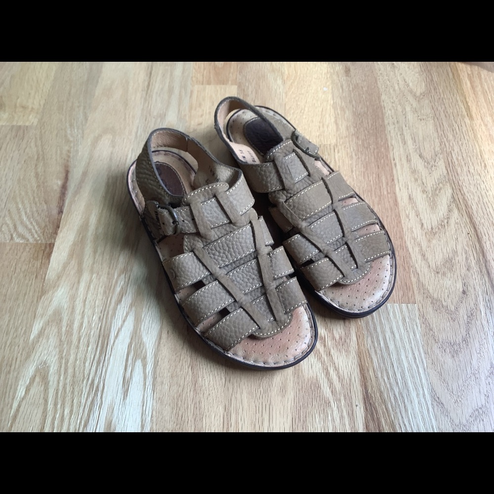 BORN Sandals - Picture 2 of 8